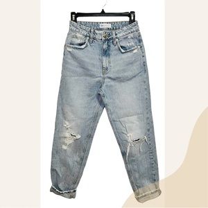Zara high rise women jean - mom fit